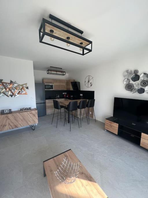 Superbe Appartement Neuf Aucalme 생 망드리에 쉬르 메르 외부 사진